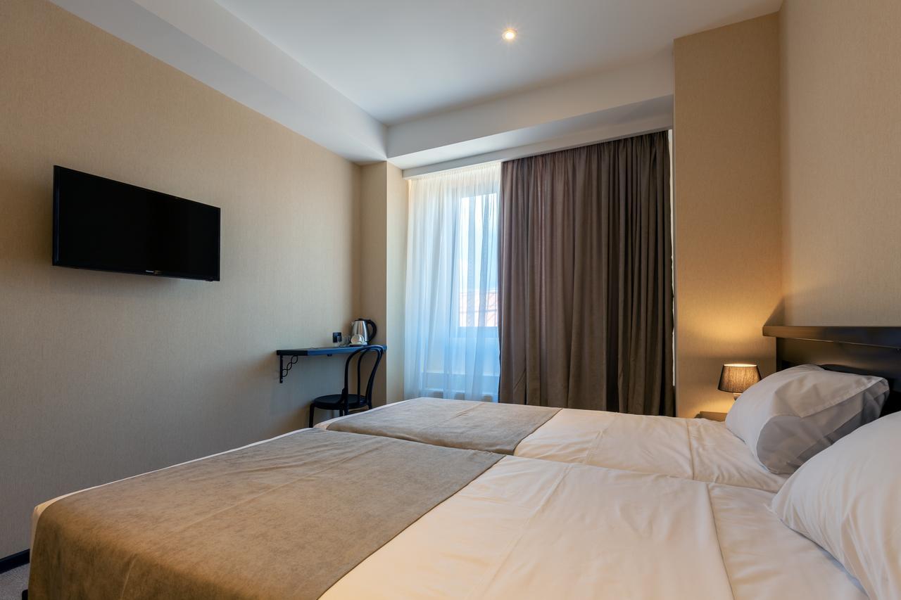Solomon Hotel Kutaiszi Kültér fotó