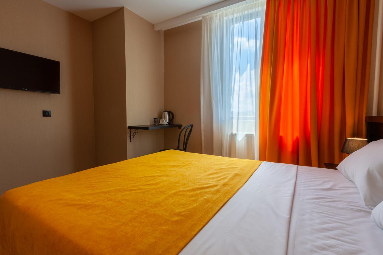 Solomon Hotel Kutaiszi Kültér fotó